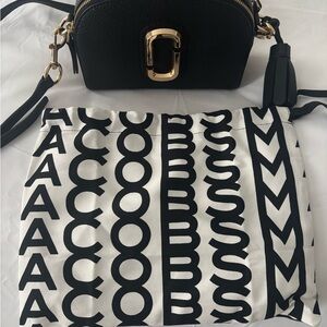 BRAND NEW, never worn! Marc Jacobs Black Pebbled Leather Crossbody